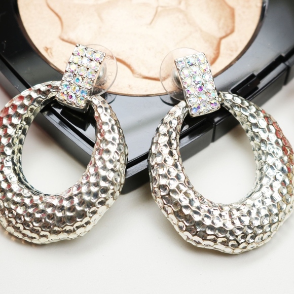 GLAMOROUS VINTAGE JOAN RIVERS DOORKNOCKER EARRINGS